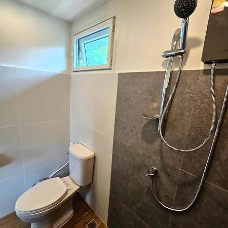 โรงแรมดีรูม D Room Samut Prakan Exterior photo